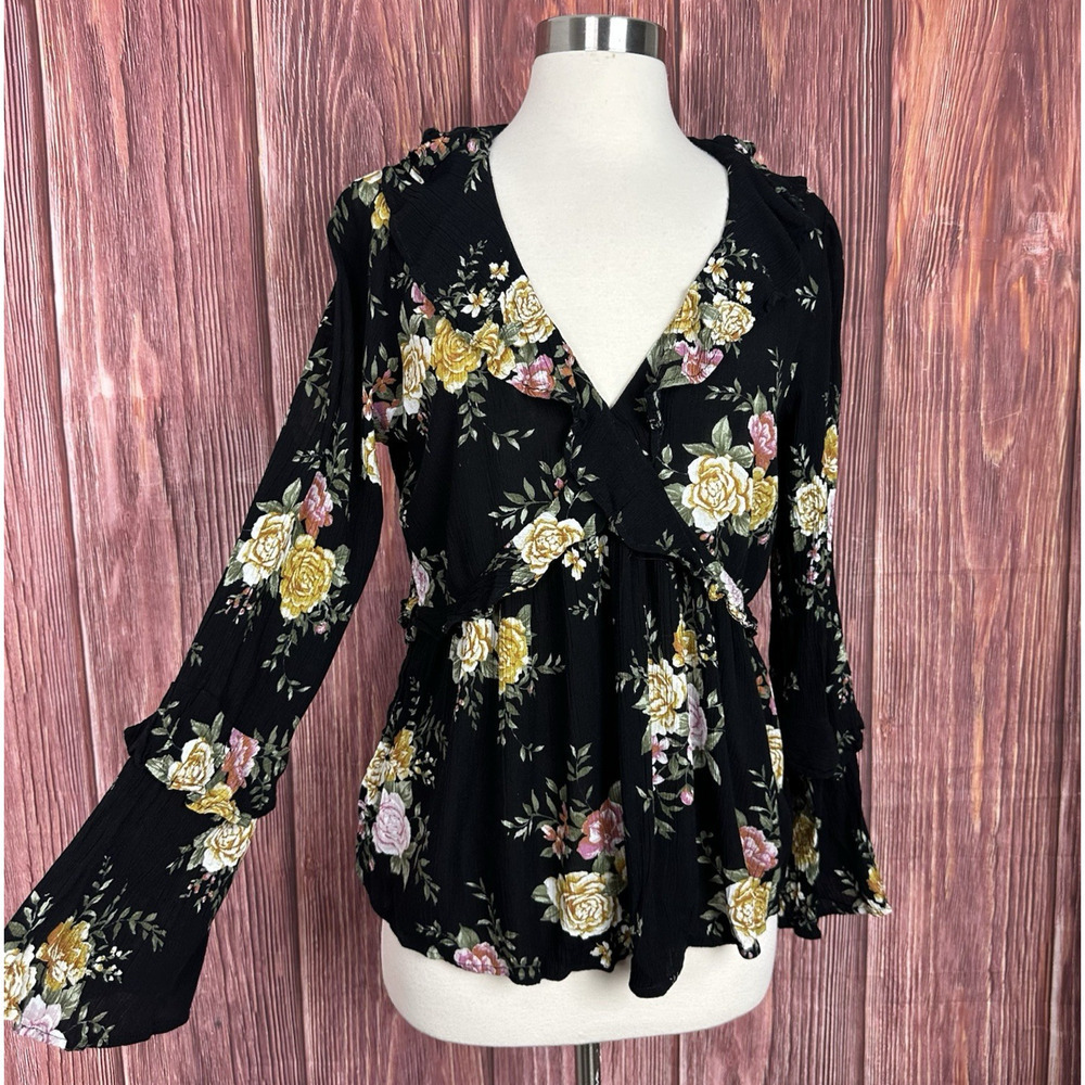 American Eagle Black Floral Ruffle Long Sleeve Top‎ Medium Romantic Bloomscore